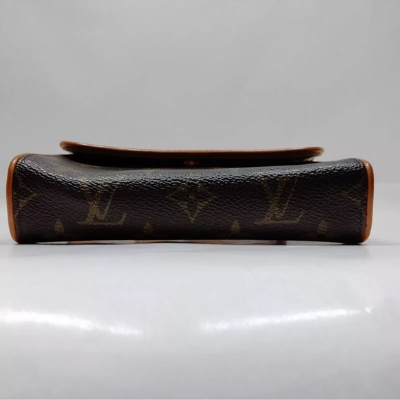 Louis Vuitton Florentine - Picture 6 of 10